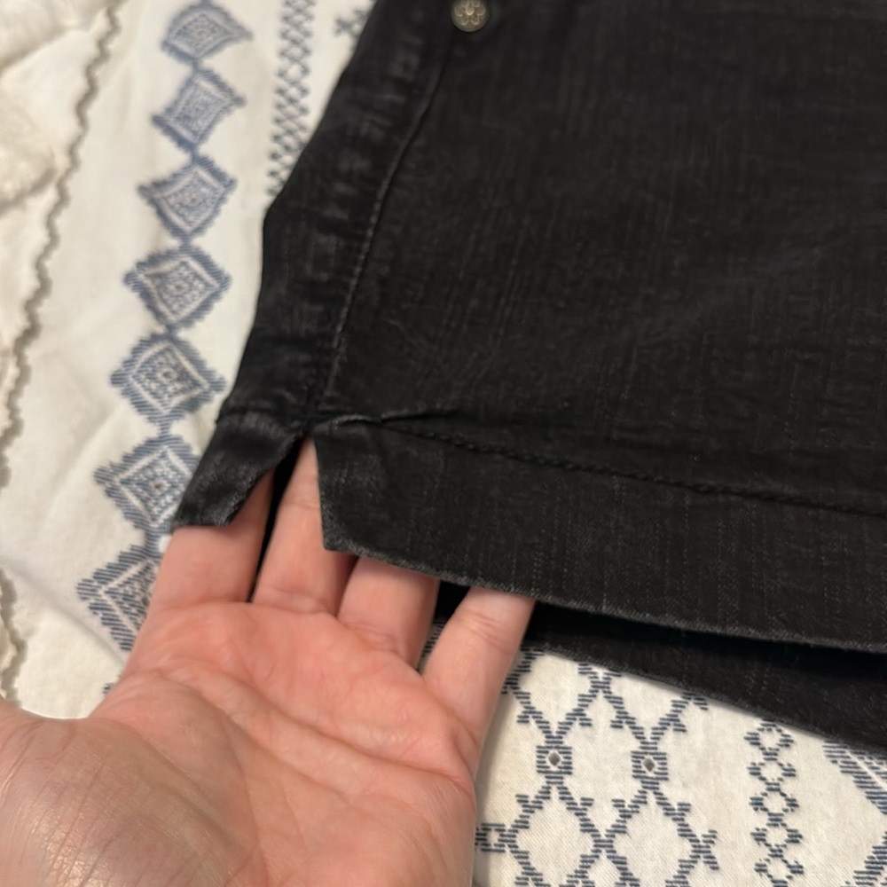 Women’s d. jeans Faded Black Wash Design High Rise Stretch Denim Shorts Sz 18w - Picture 4 of 5